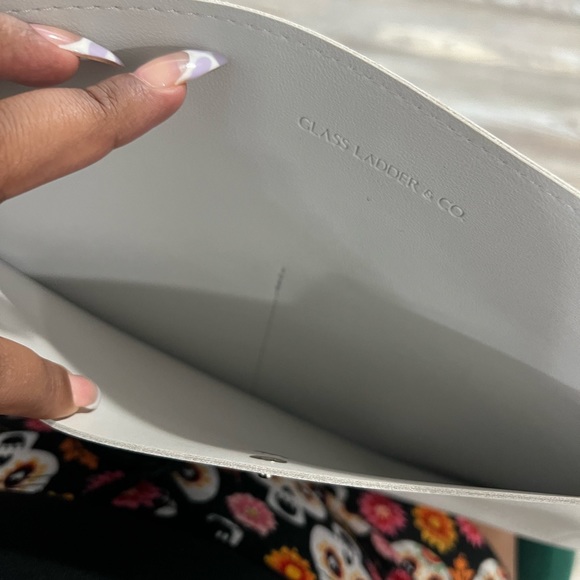 NWT Glass Ladder & Co. Megan Portfolio Clutch - Gray - Picture 12 of 13